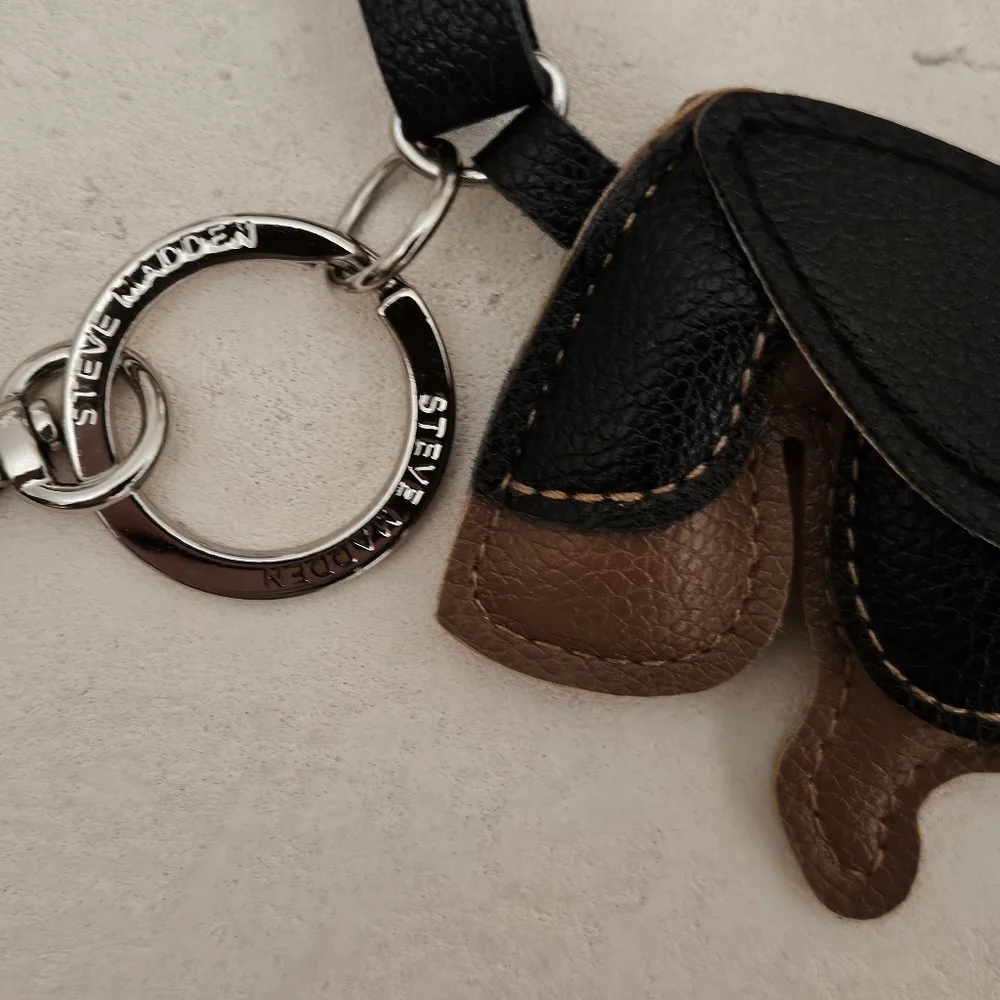NWOT Steve Madden Genuin Leather Dachshund Purse Charm Keychain Black Tan - Picture 3 of 14